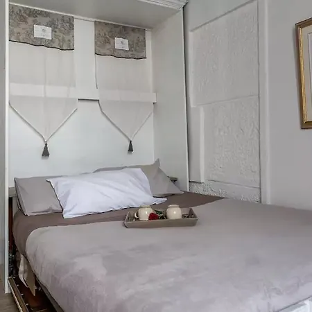 Studio Quincampoix * Paris